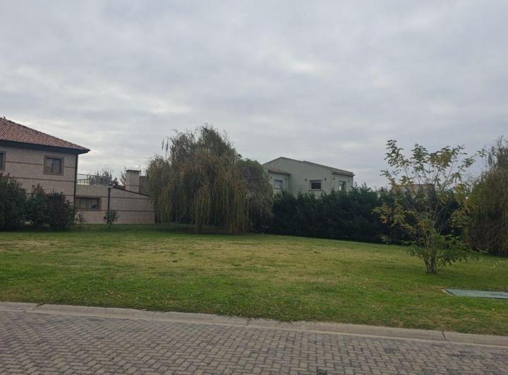 Terreno · 850m²