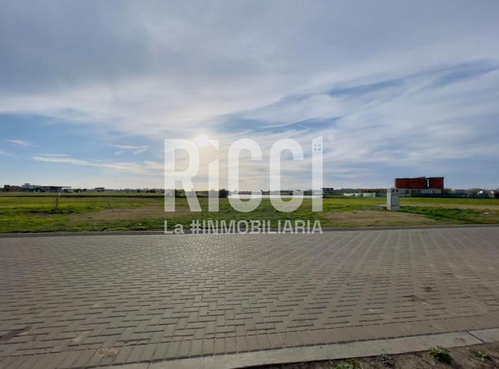 Terreno · 600m²