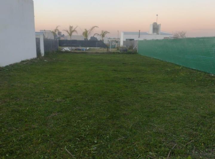 Terreno · 305m²