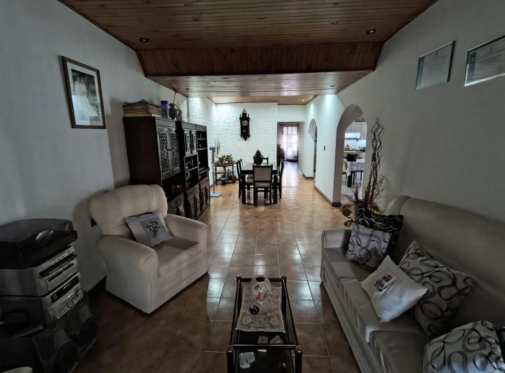 PH · 260m² · 5 Ambientes · 1 Cochera