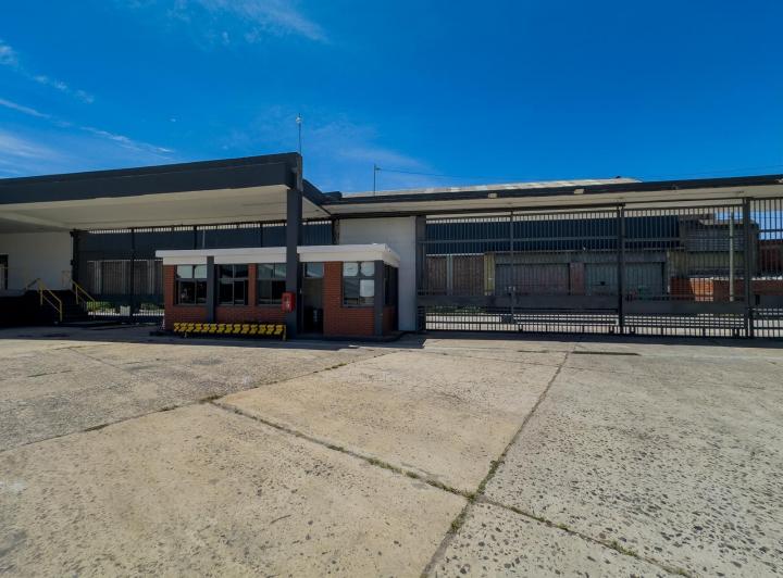 Depósito · 326m²