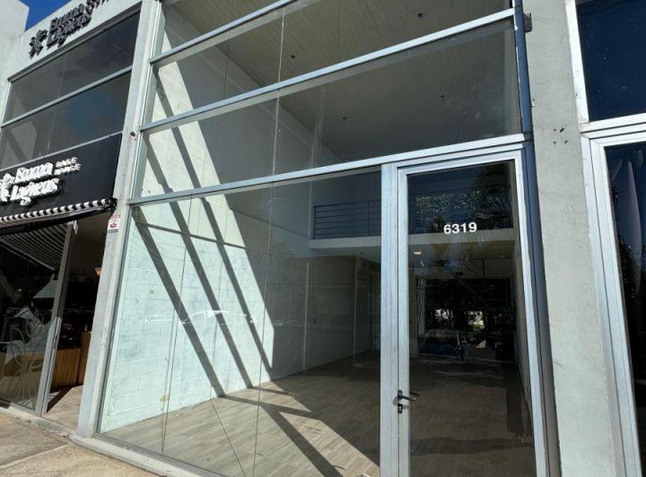 Local comercial · 83m²