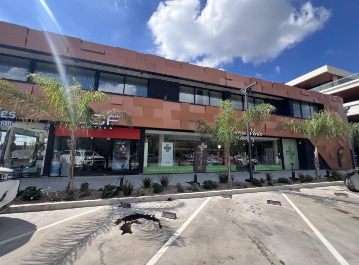 Local comercial · 105m²