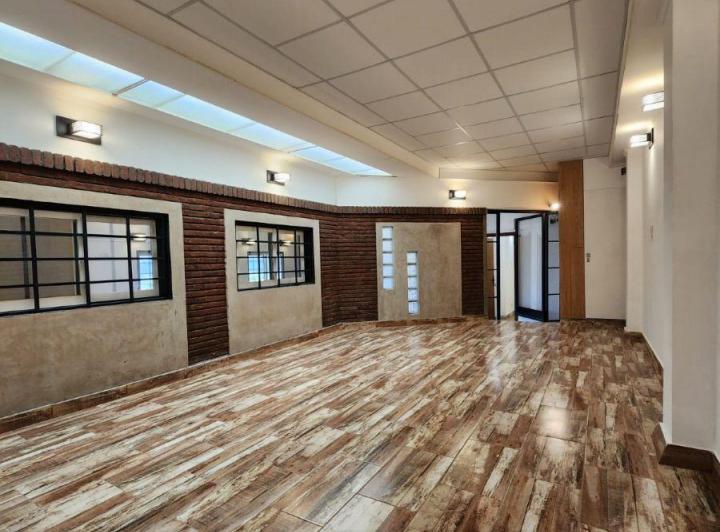 Oficina comercial · 180m² · 7 Ambientes