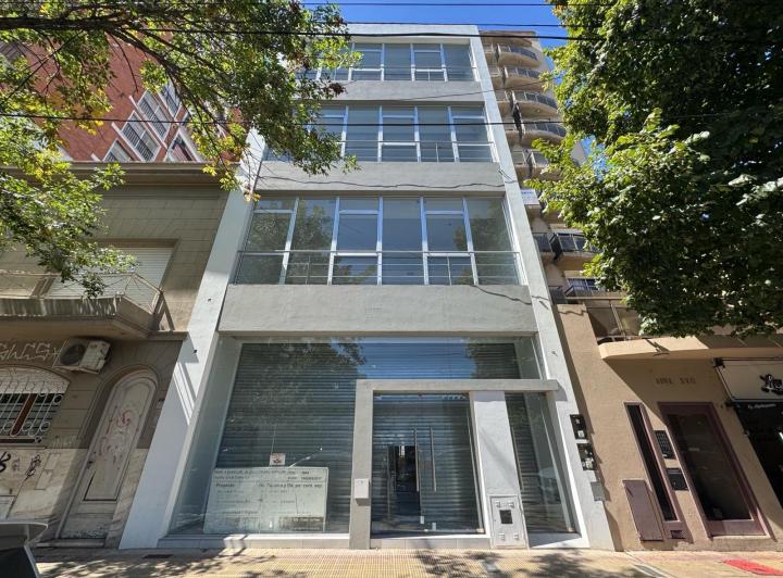 Local comercial · 985m²