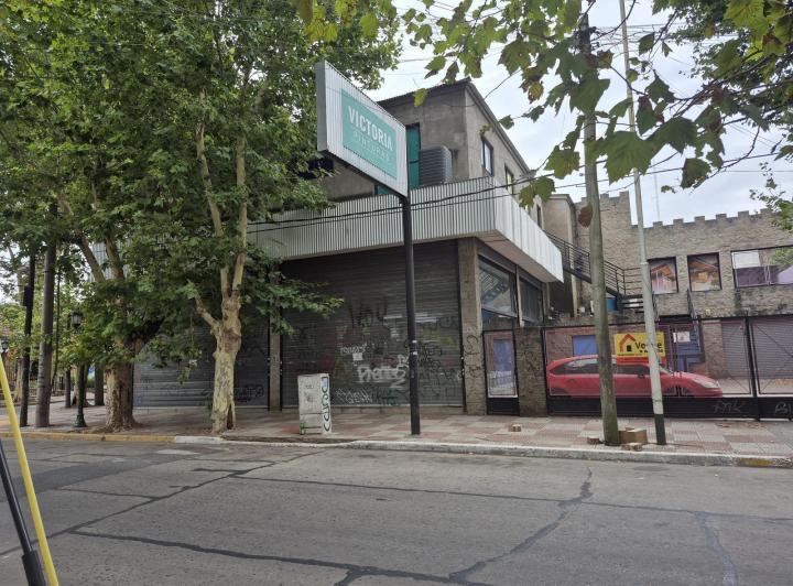 Local comercial · 440m² · 4 Ambientes · 2 Cocheras