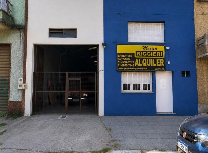 Depósito · 240m²