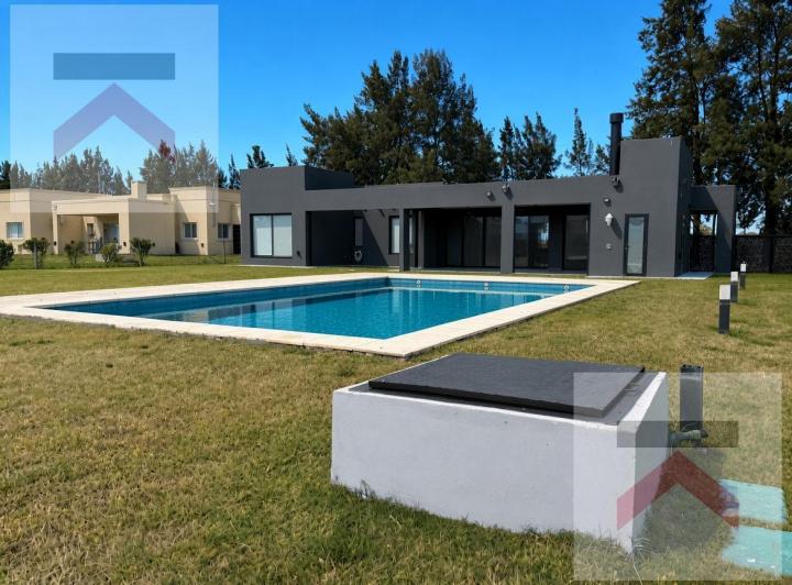 Casa · 162m² · 5 Ambientes · 1 Cochera