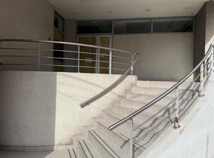 Local comercial · 700m² · 6 Cocheras