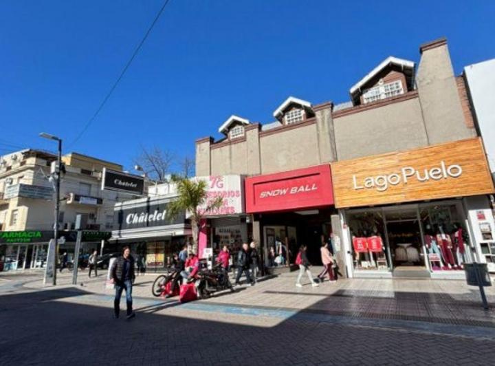 Local comercial · 610m²
