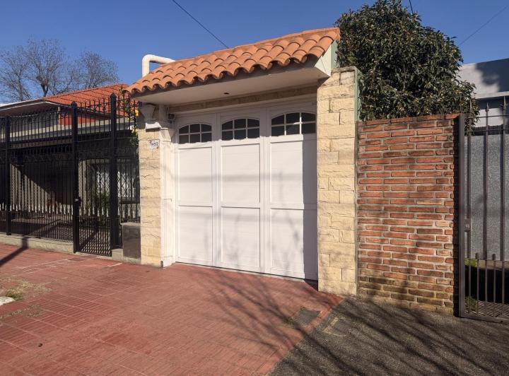 Depósito · 212m² · 4 Ambientes · 2 Cocheras