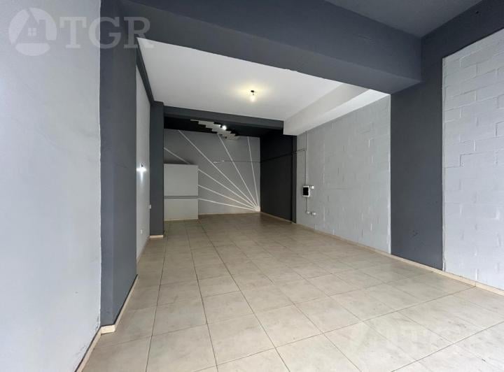 Local comercial · 64m²