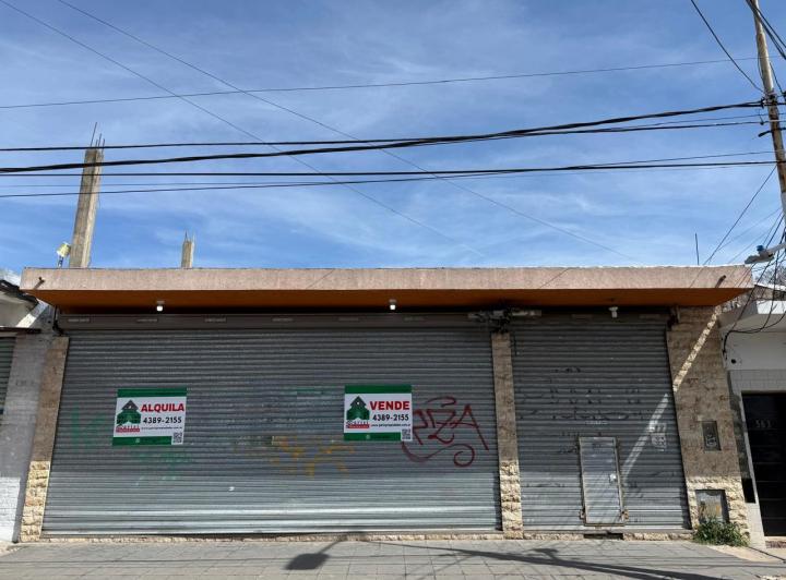 Local comercial · 240m²