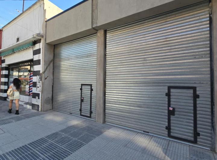 Local comercial · 225m²
