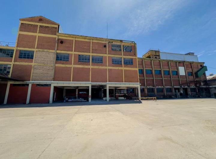 Depósito · 212m²