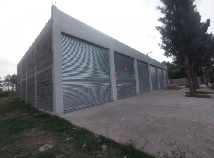 Bodega-Galpón · 80m² · 1 Ambiente · 6 Cocheras