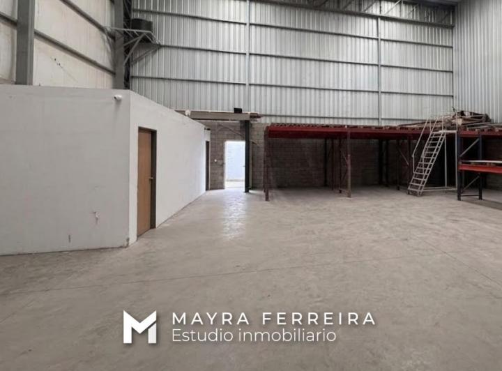 Depósito · 250m² · 1 Ambiente · 3 Cocheras