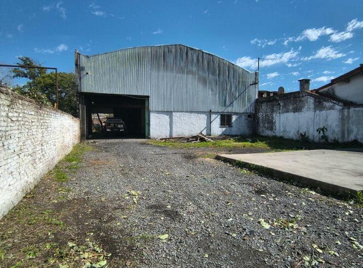 Bodega-Galpón · 150m² · 2 Ambientes