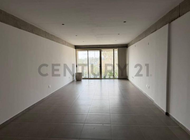 Oficina comercial · 54m² · 1 Ambiente · 1 Cochera