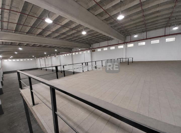 Depósito · 1895m²
