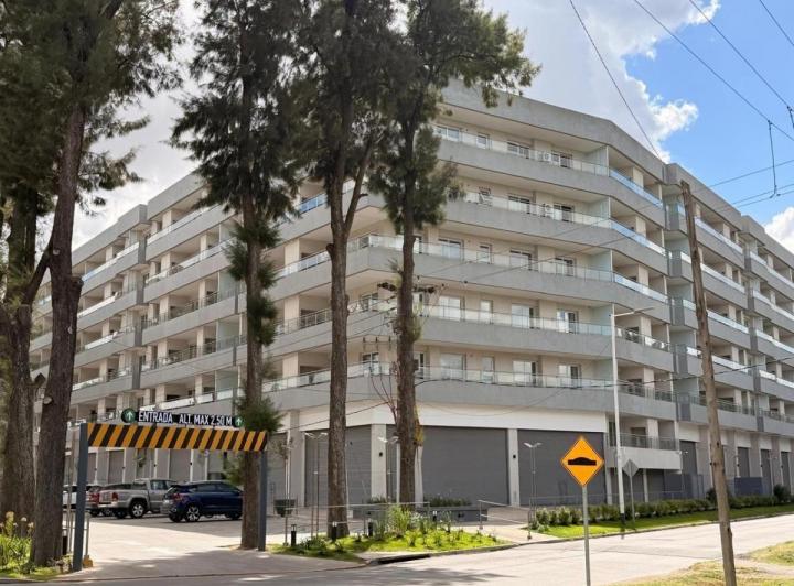 Local comercial · 113m²
