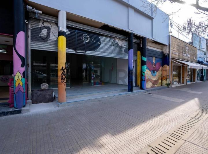Local comercial · 380m²