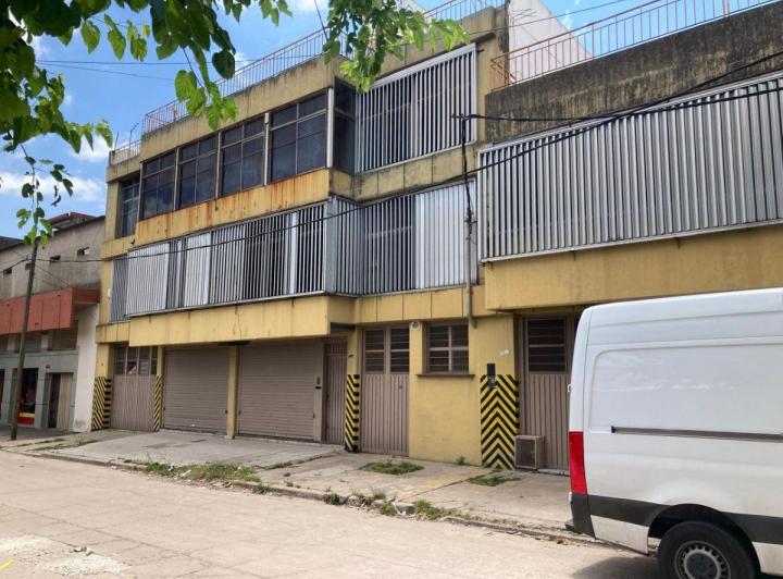 Bodega-Galpón · 1678m²