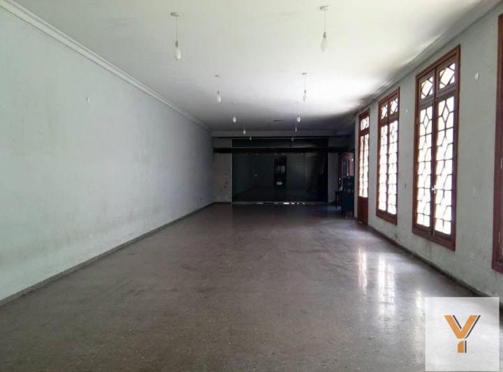 Local comercial · 210m² · 4 Ambientes