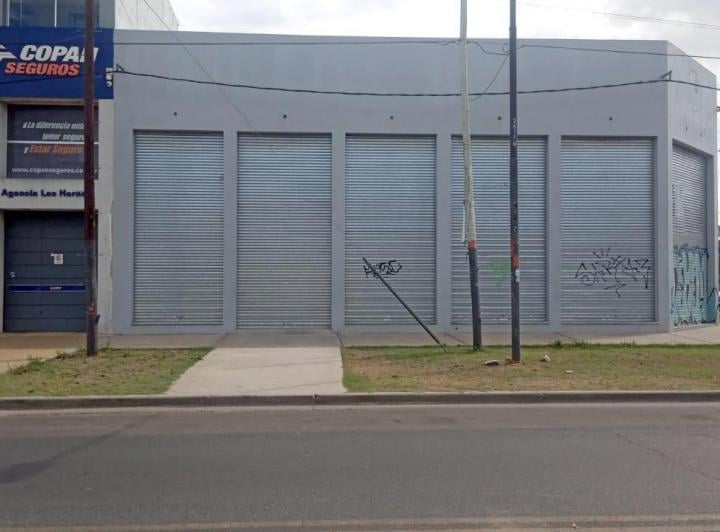 Local comercial · 200m²