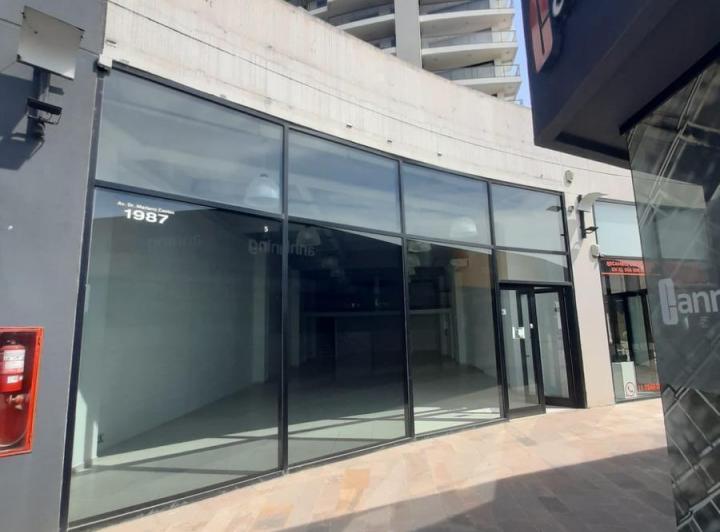 Local comercial · 248m²
