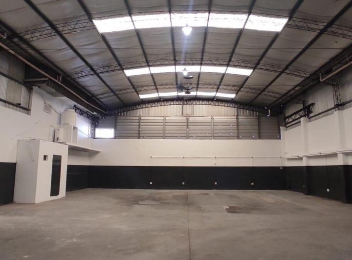 Bodega-Galpón · 350m²