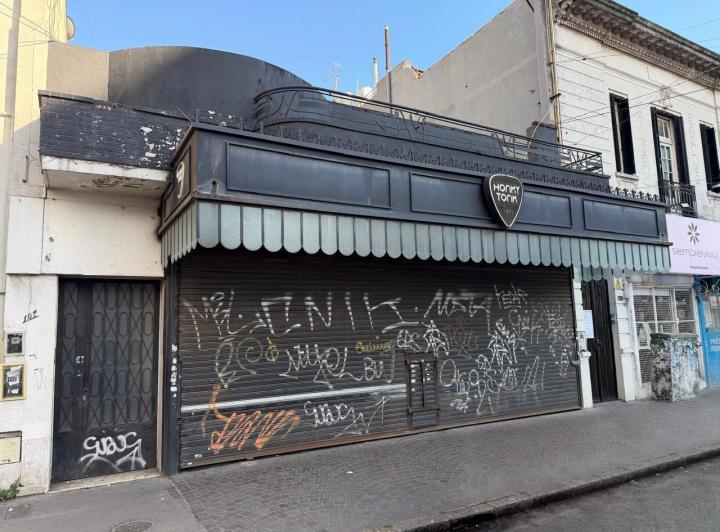 Local comercial · 180m² · 1 Cochera