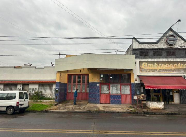 Bodega-Galpón · 370m² · 5 Ambientes