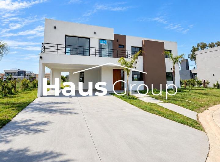 Casa · 360m² · 4 Ambientes · 1 Cochera