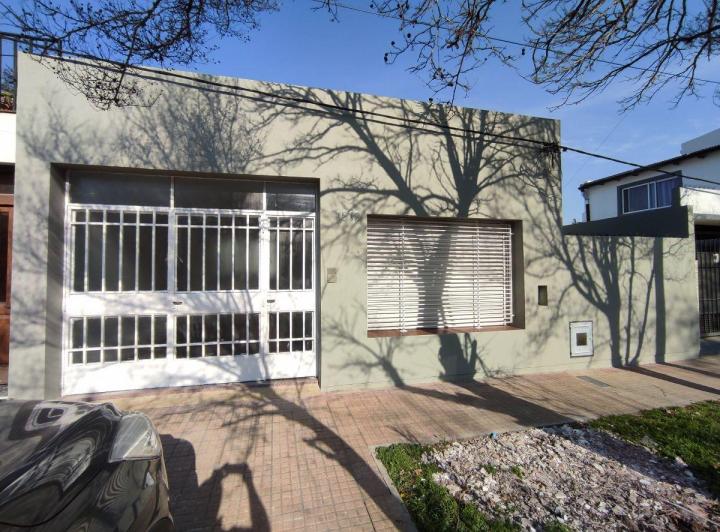 Casa · 80m² · 3 Ambientes · 1 Cochera
