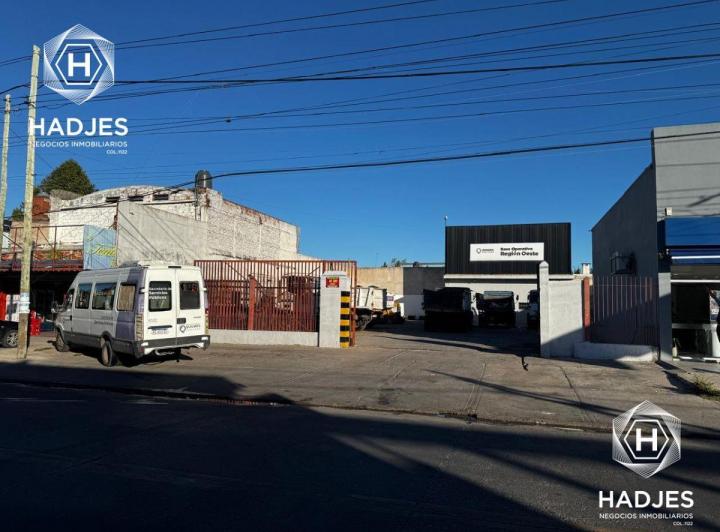 Bodega-Galpón · 500m² · 2 Ambientes · 3 Cocheras