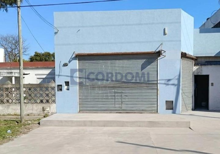 Local comercial · 235m² · 7 Ambientes · 3 Cocheras