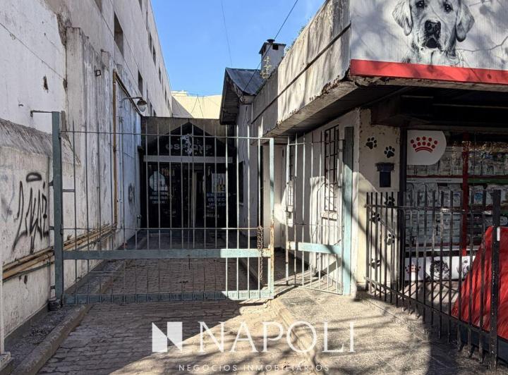 Local comercial · 180m²