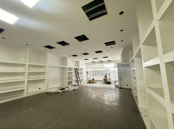 Local comercial · 200m²