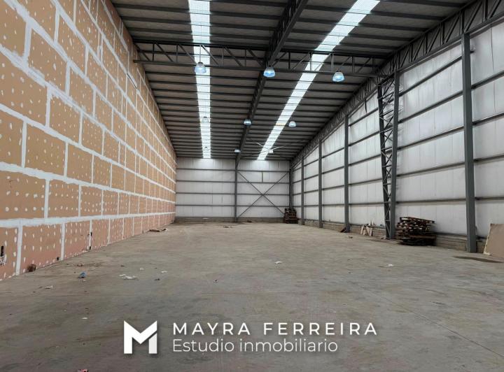 Depósito · 750m² · 1 Ambiente · 3 Cocheras