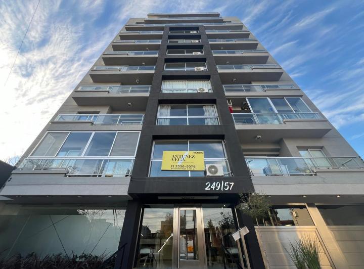 Departamento · 49m² · 2 Ambientes · 1 Cochera