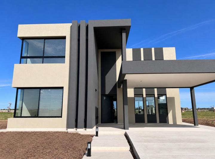 Casa · 700m² · 6 Ambientes · 2 Cocheras