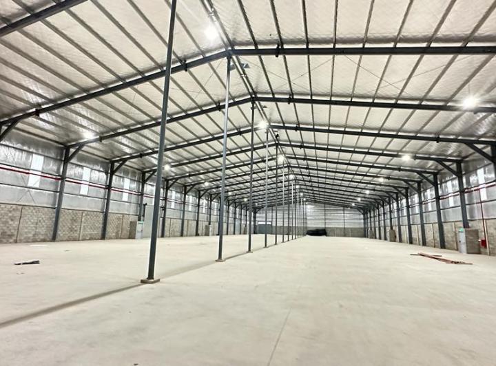 Bodega-Galpón · 4000m² · 4 Ambientes · 2 Cocheras
