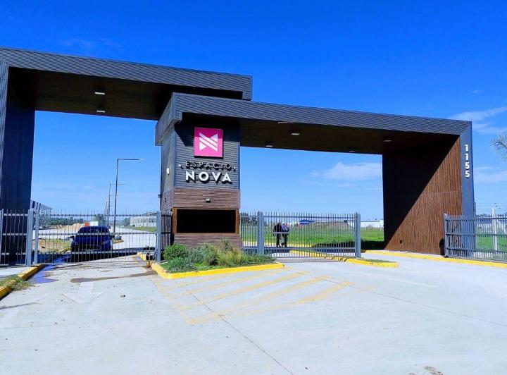 Bodega-Galpón · 440m² · 4 Cocheras