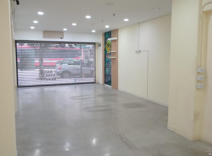 Local comercial · 82m²