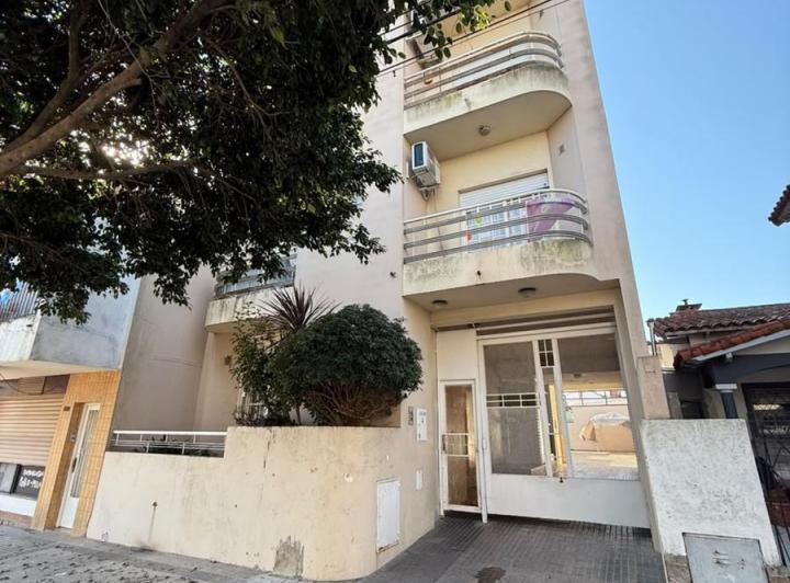 Departamento · 40m² · 2 Ambientes · 1 Cochera