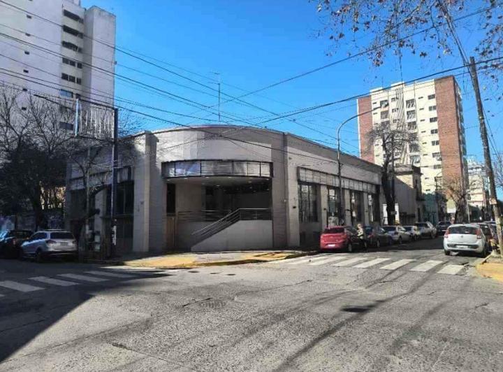 Local comercial · 1245m²