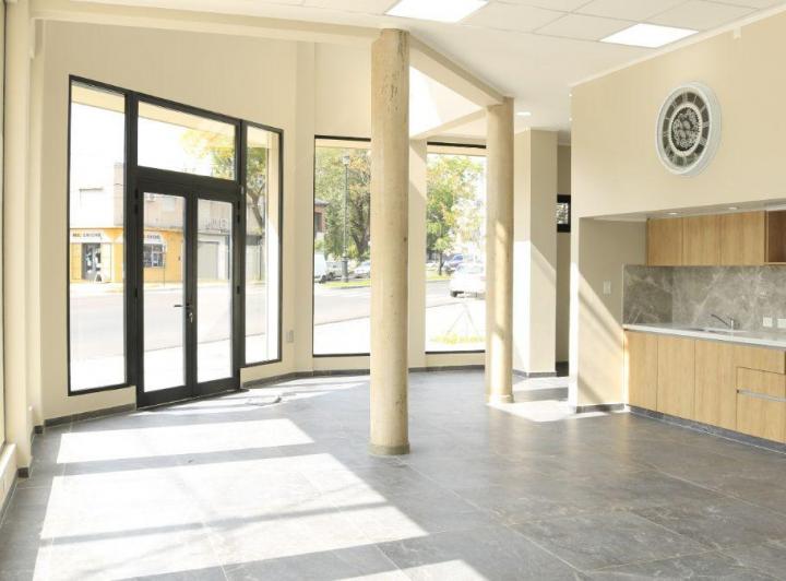 Local comercial · 337m² · 3 Ambientes