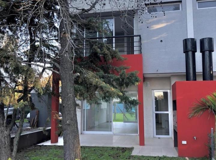 PH · 225m² · 4 Ambientes · 1 Cochera