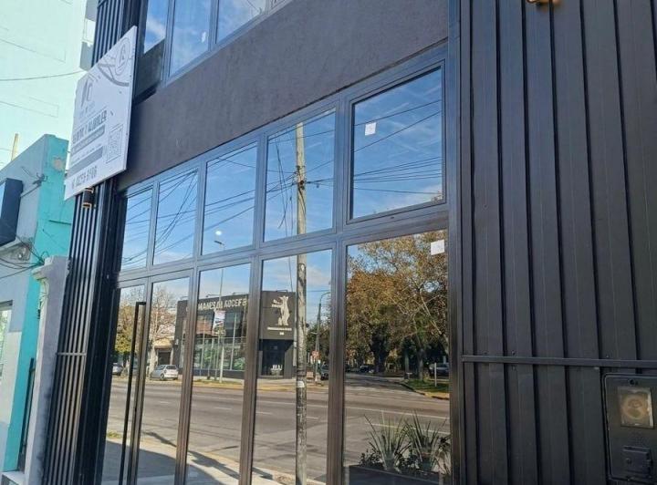 Local comercial · 187m² · 4 Ambientes